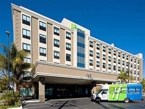 hotel near airport terminal 3|LAX Hotels .